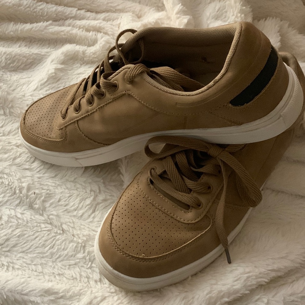 Tan faux leather shoes